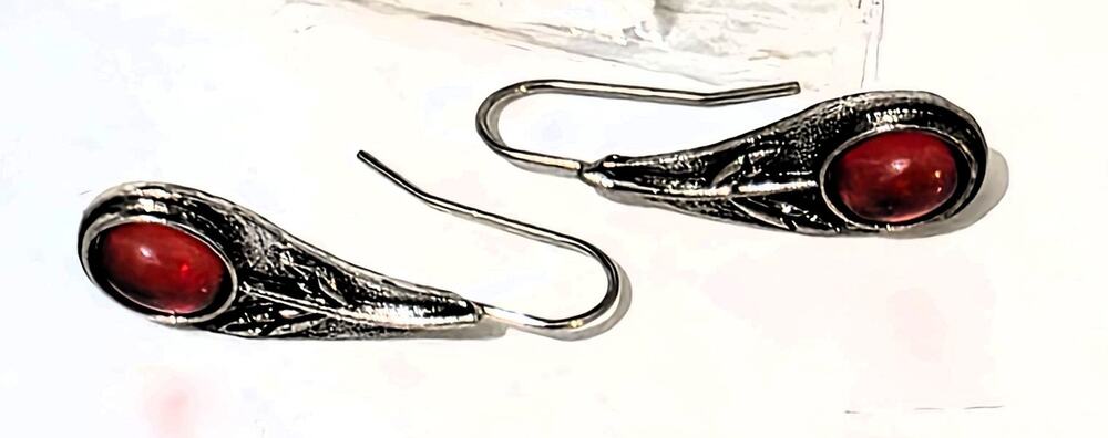 New 7/8" Silver Tone Ethnic Leaf Earrings